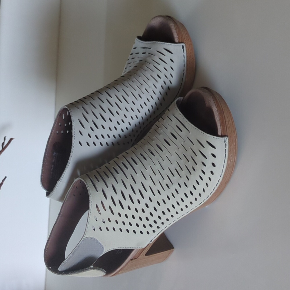 Dansko shoes